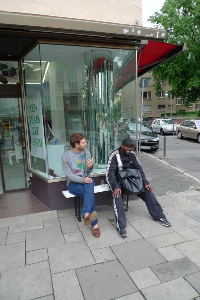 Itsoktohateyourjob, Manuel Raven, Azita